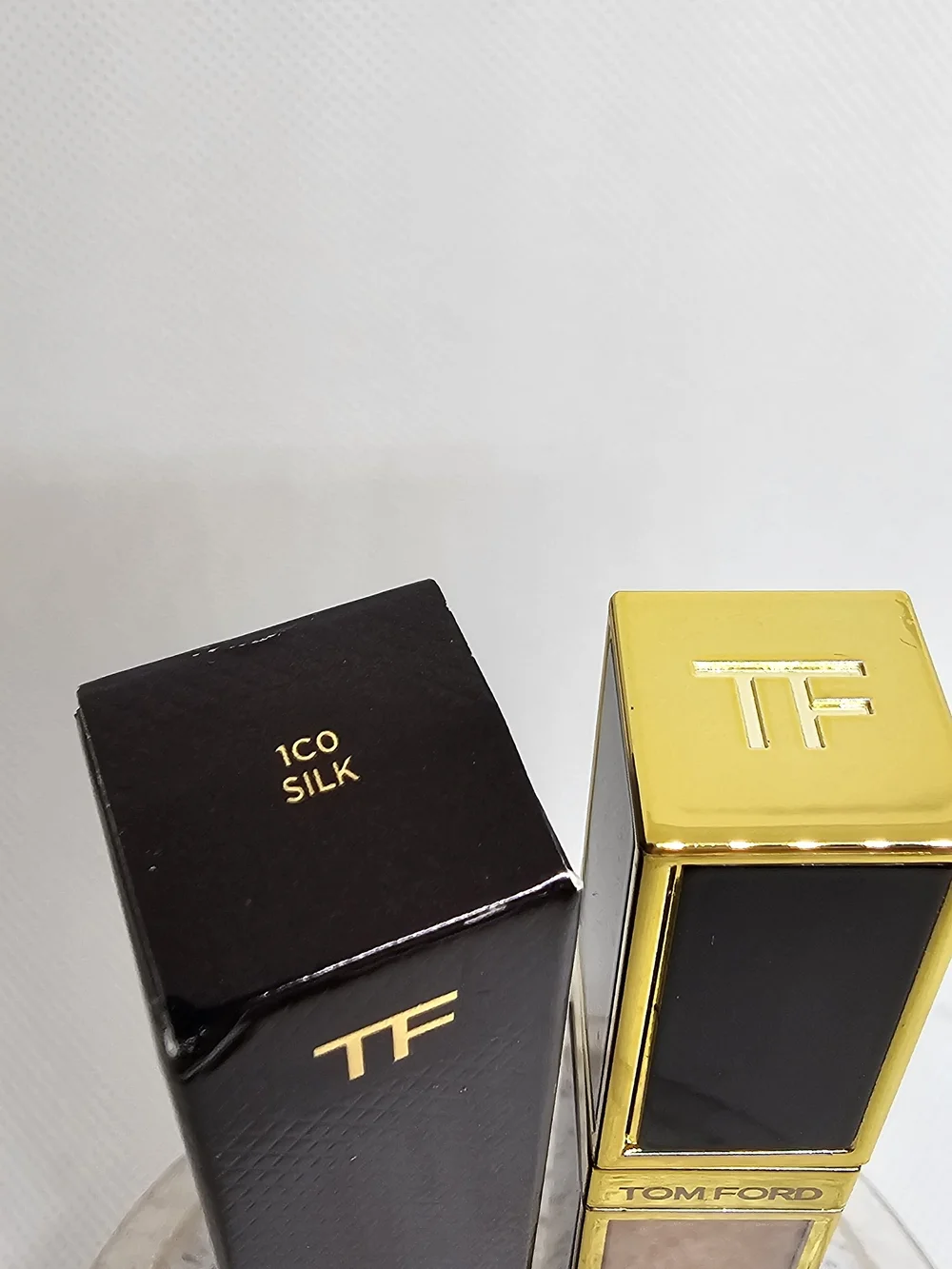 Tom Ford Shade & Illuminate Concealer — 1CO Silk Shade